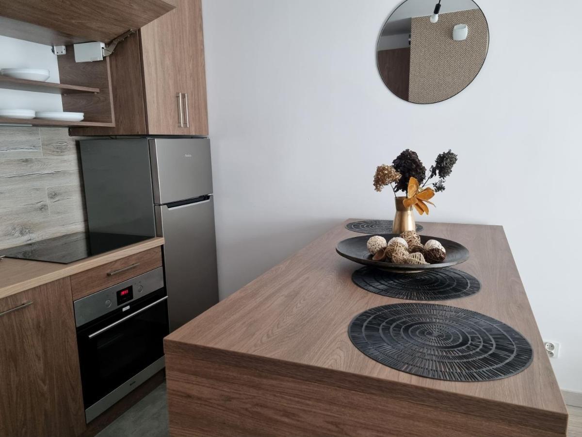 Q Enter-dwa Pokoje, Manufaktura, Garaz Gratis, Tv Max, Fv Gwarancja Zadowolenia Apartment